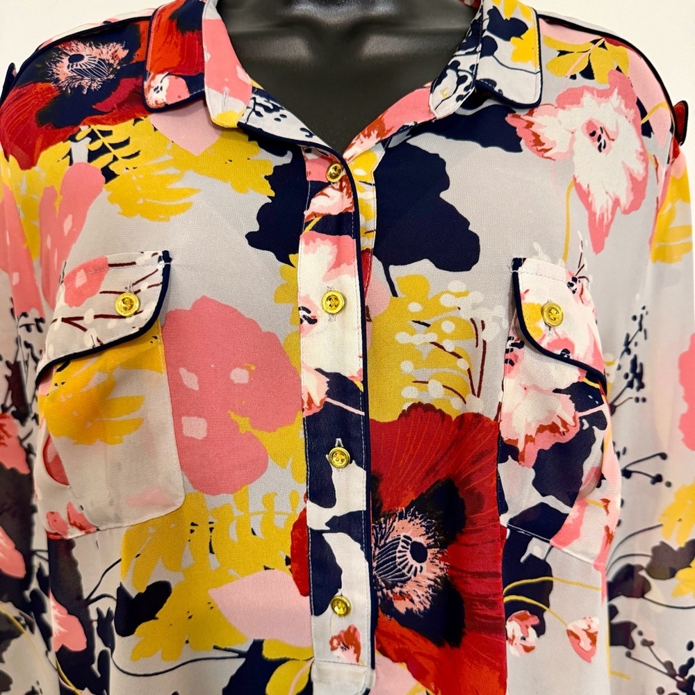 Floral Button-Up Blouse for Women’s - Picture 7 of 8